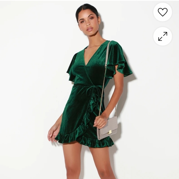 BB Dakota West Village Elegant Green Velvet Wrap Dress Flutter Sleeve - Picture 1 of 14